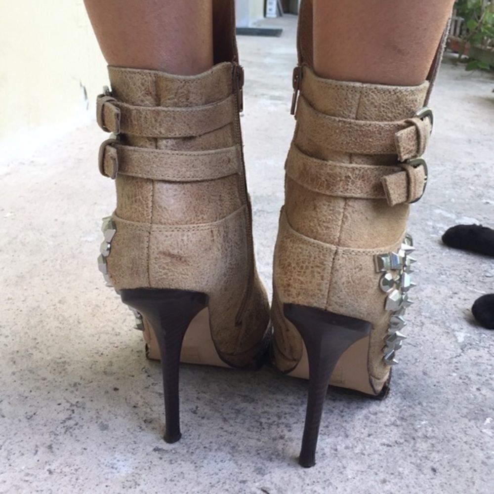 Studded boots - Picture 3 of 4